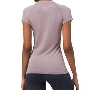 LULULEMON ATHLETICA Swiftly Tech Short Sleeve Crew in Smoky Blush/Smoky Blush Si